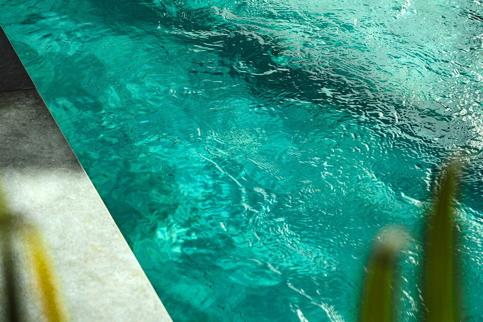 Pool mit sprudeldem Wasser